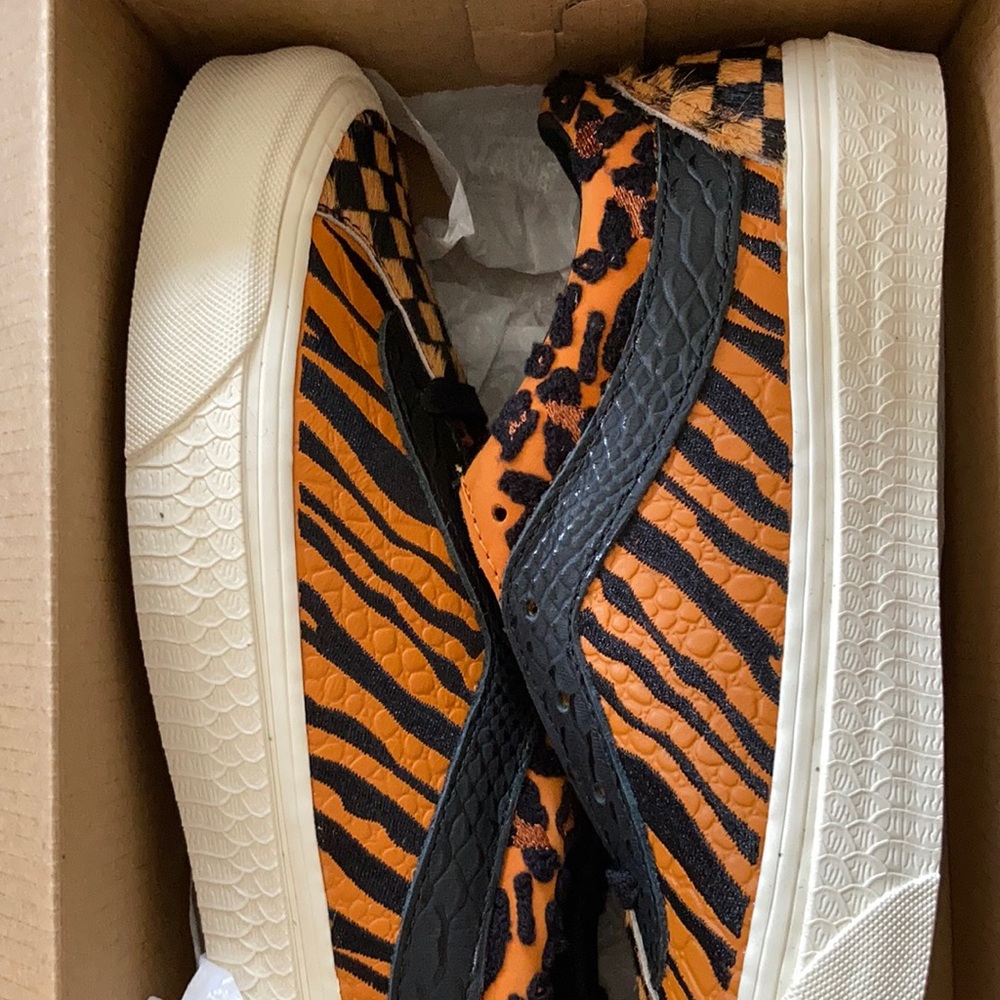 Vans Womens size 9
